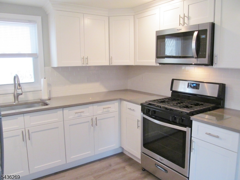 11 Meehan Avenue Raritan, NJ 08869 - Photo 2 of 10