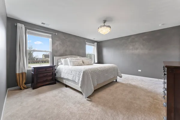 $695,000 | 1017 Kessler Drive, Mundelein, IL 60060