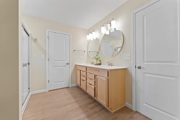 $695,000 | 1017 Kessler Drive, Mundelein, IL 60060