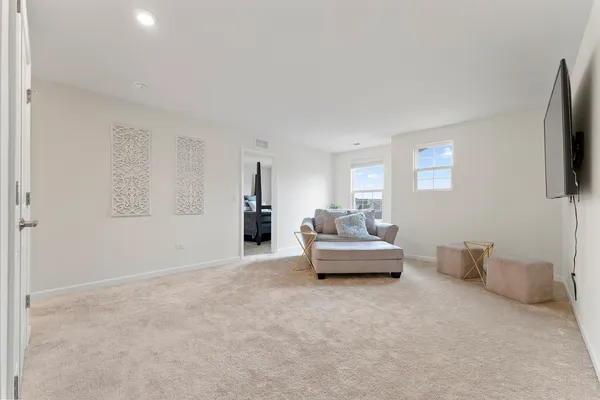 $695,000 | 1017 Kessler Drive, Mundelein, IL 60060