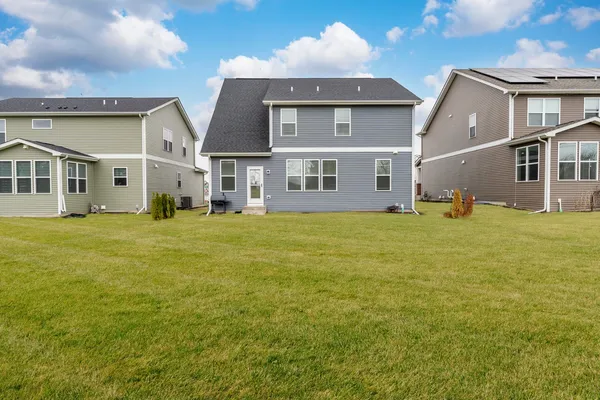 $695,000 | 1017 Kessler Drive, Mundelein, IL 60060