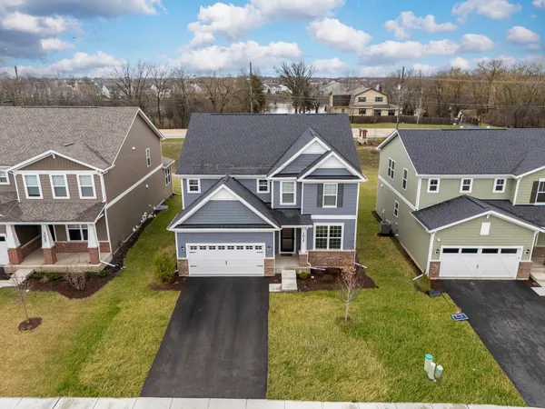 $695,000 | 1017 Kessler Drive, Mundelein, IL 60060