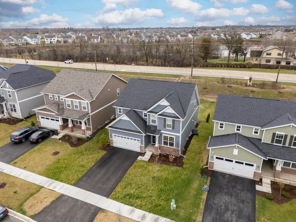 $695,000 | 1017 Kessler Drive, Mundelein, IL 60060
