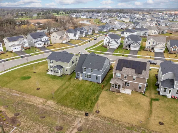 $695,000 | 1017 Kessler Drive, Mundelein, IL 60060
