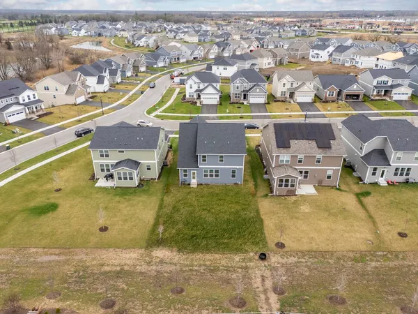 $695,000 | 1017 Kessler Drive, Mundelein, IL 60060