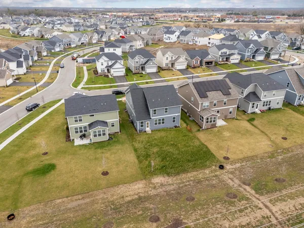 $695,000 | 1017 Kessler Drive, Mundelein, IL 60060