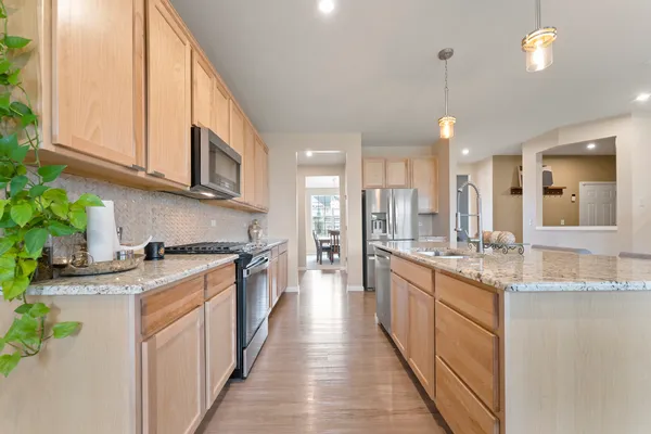 $695,000 | 1017 Kessler Drive, Mundelein, IL 60060