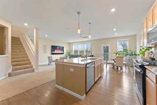 $695,000 | 1017 Kessler Drive, Mundelein, IL 60060