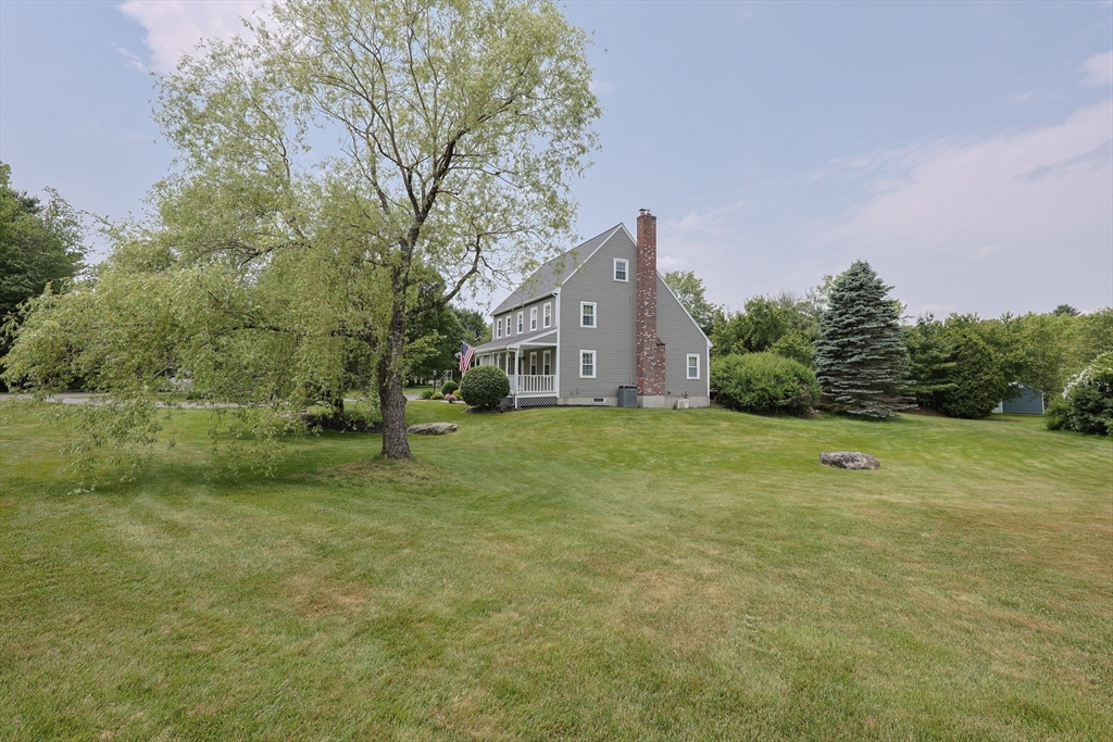 11 Stoneybrook Road Grafton, MA 01536 - Photo 3 of 41 Gallery Image 3