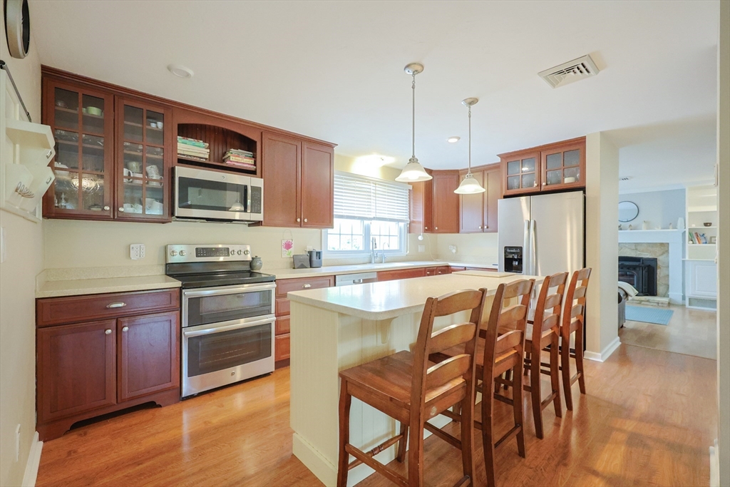 11 Stoneybrook Road Grafton, MA 01536 - Photo 5 of 41 Gallery Image 5