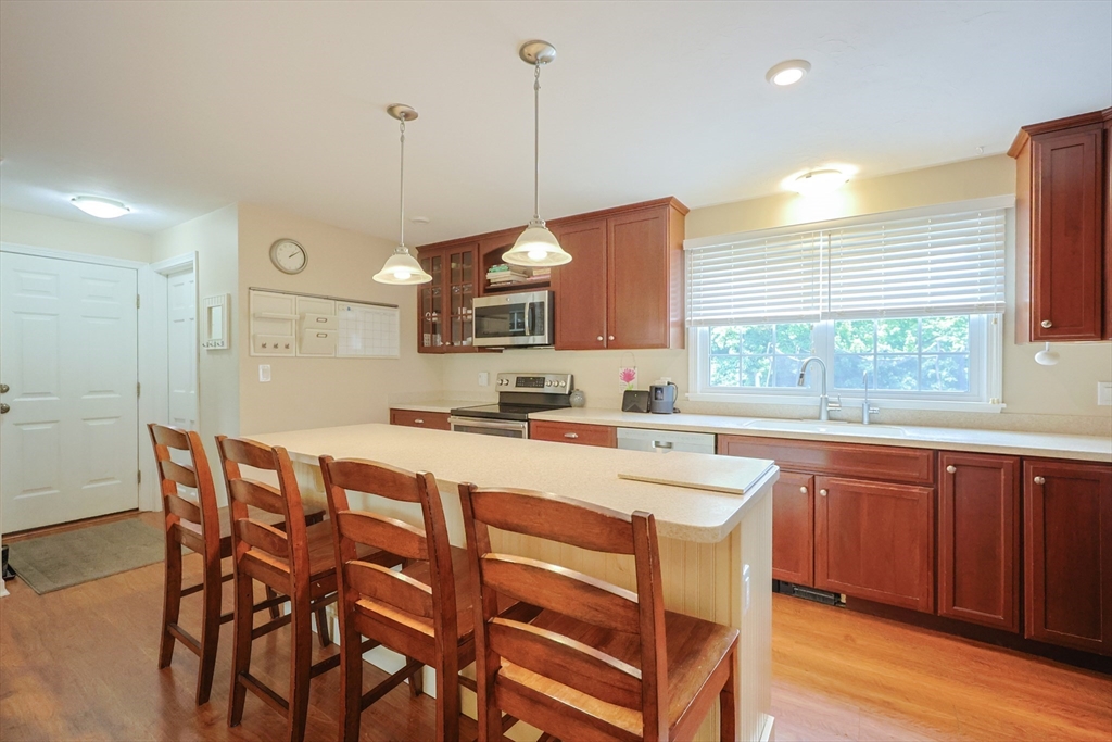 11 Stoneybrook Road Grafton, MA 01536 - Photo 6 of 41 Gallery Image 6