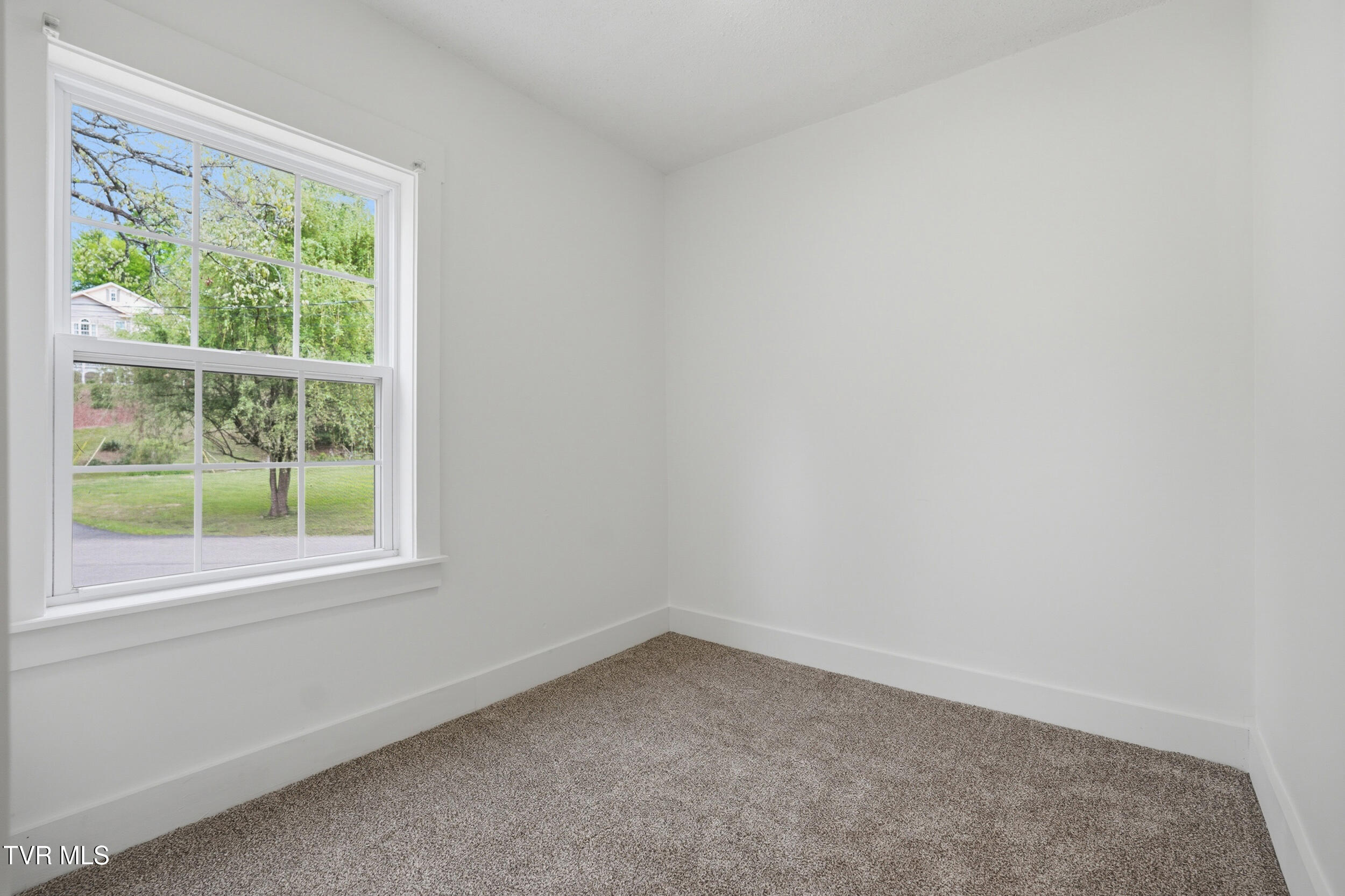 6203 Laurel Grove Road Norton, VA 24273 - Photo 15 of 26 17_6219 laurel grove rd-17
