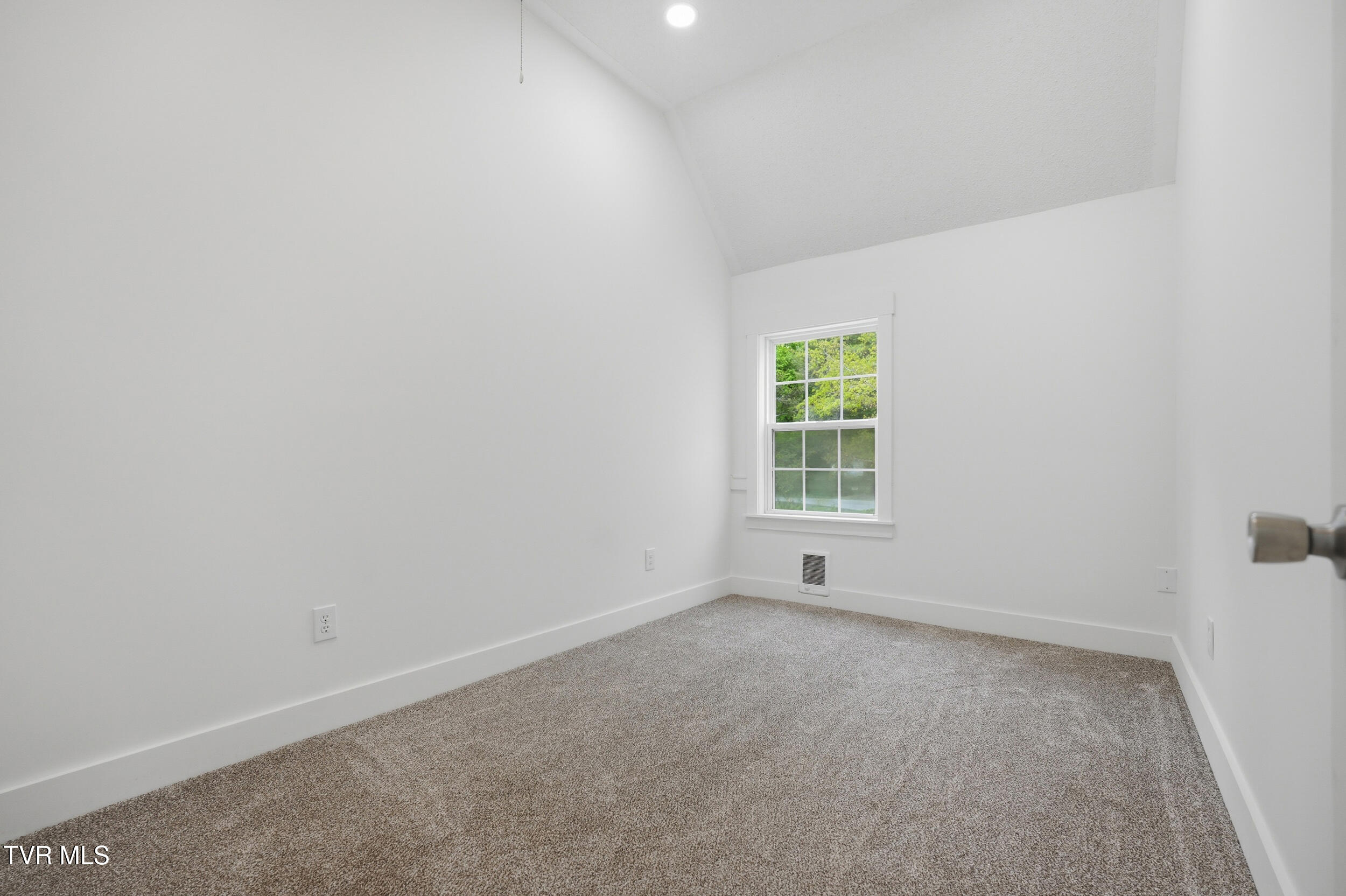 6203 Laurel Grove Road Norton, VA 24273 - Photo 16 of 26 18_6219 laurel grove rd-18