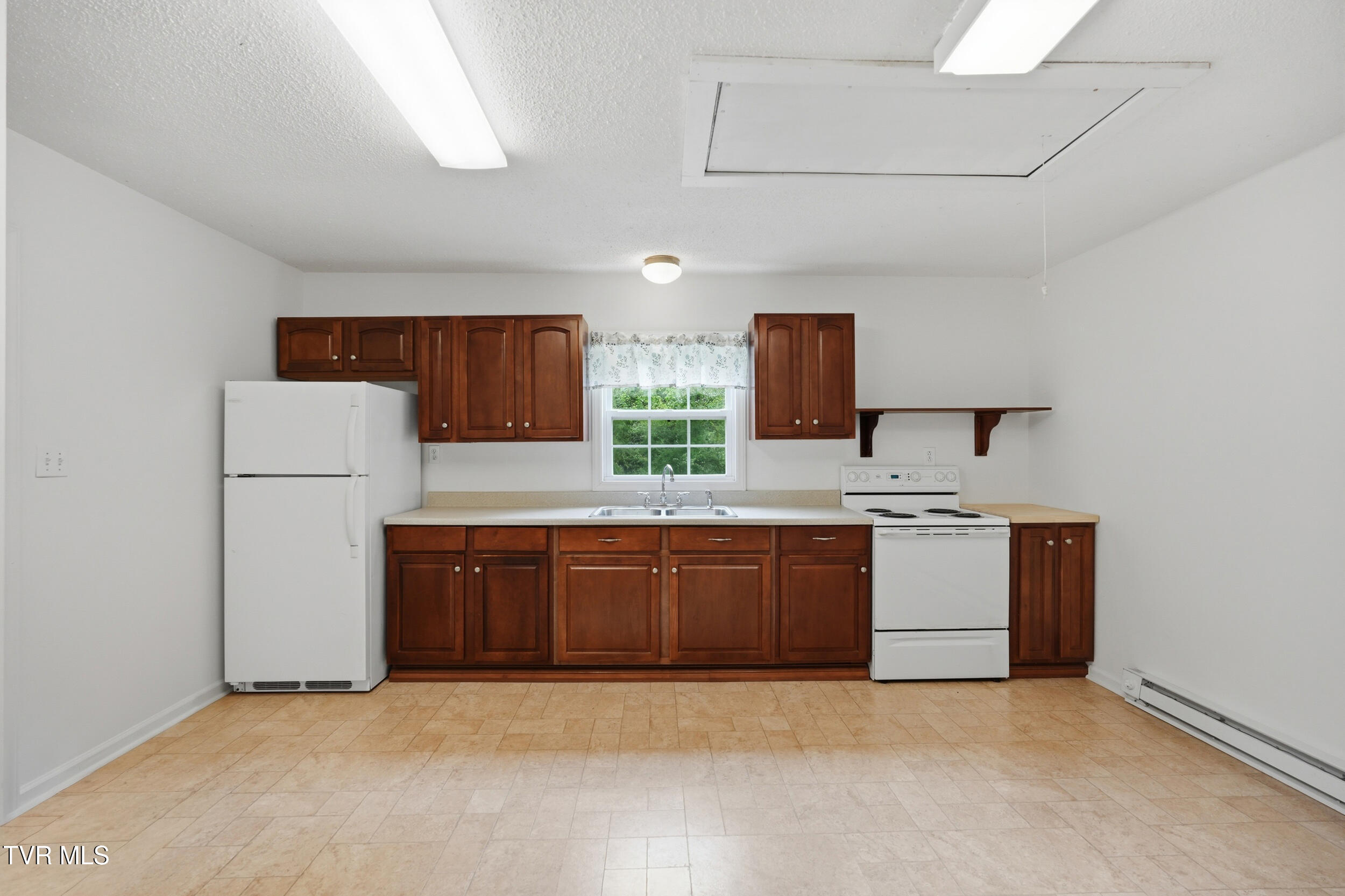 6203 Laurel Grove Road Norton, VA 24273 - Photo 10 of 26 12_6219 laurel grove rd-23