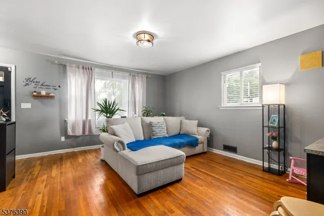 $424,900 | 401 White Street, Orange, NJ 07050