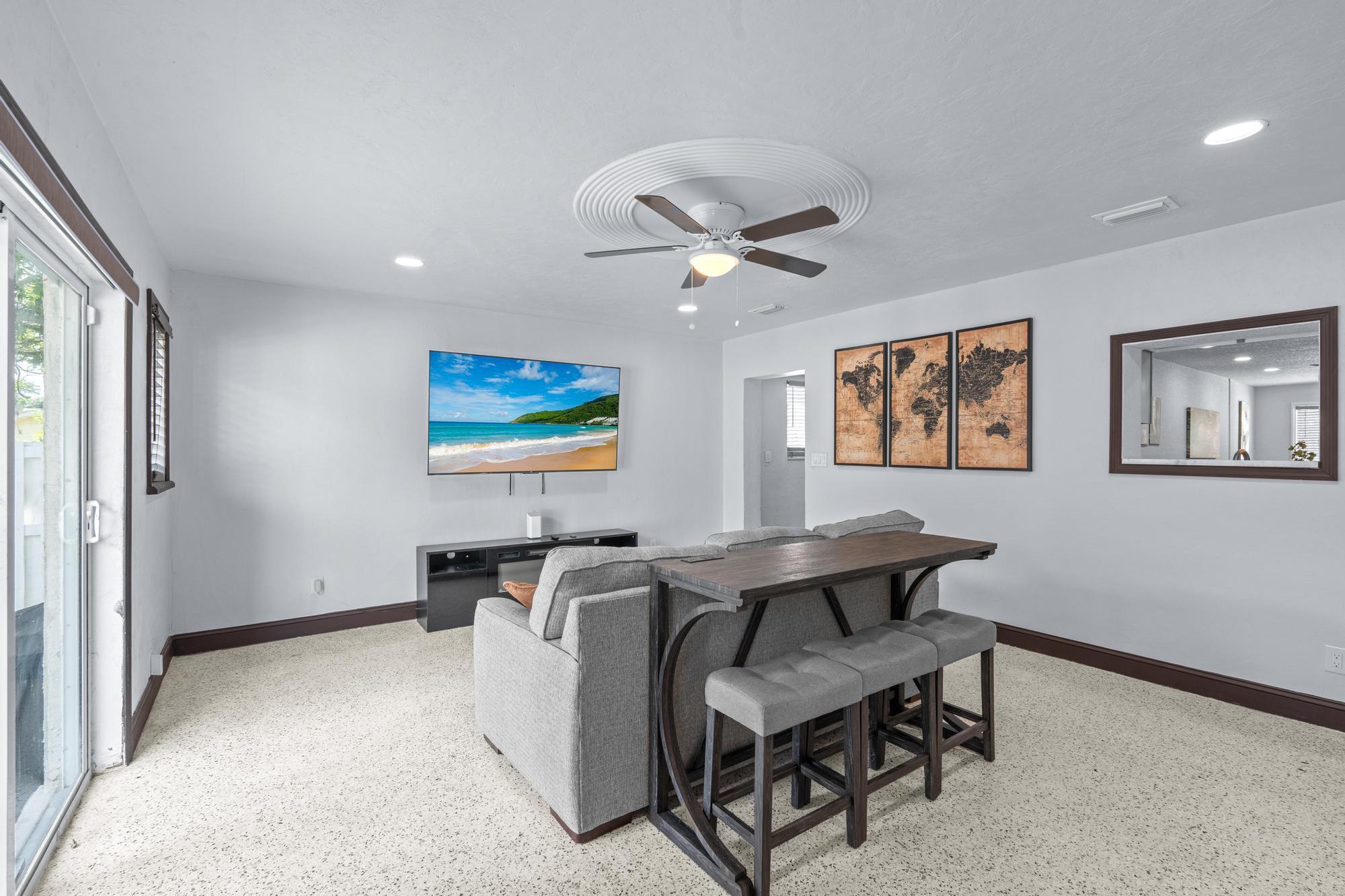 741 West 10th Street Riviera Beach, FL 33404 - Photo 17 of 30 Den