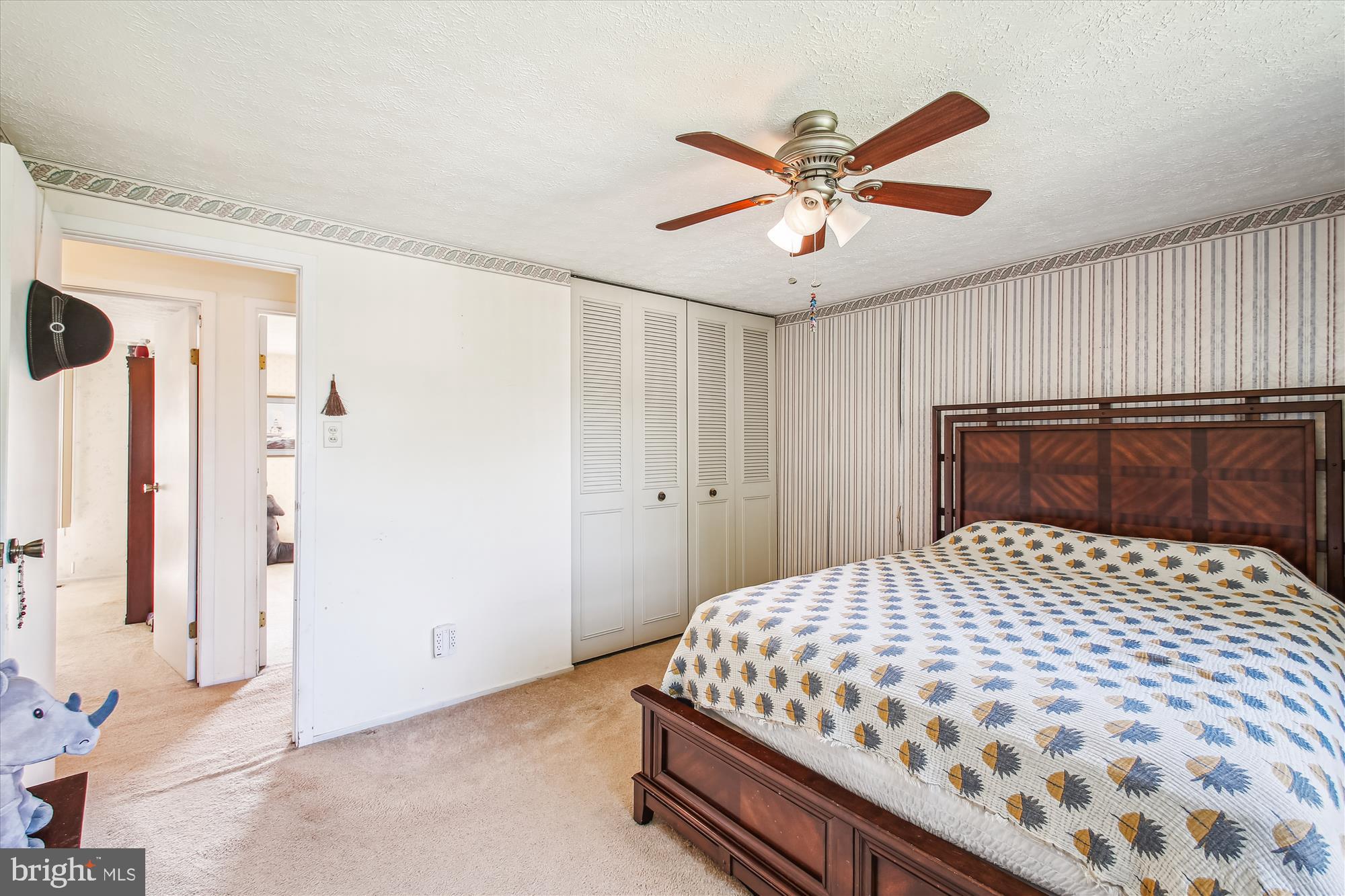 6424 St Phillips Road Linthicum Heights, MD 21090 - Photo 12 of 29 a bedroom with a bed and window