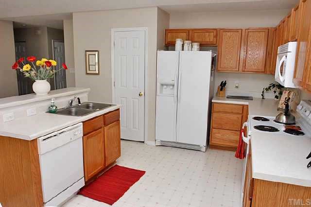 4405 Kentwell Place Raleigh, NC 27604 - Photo 5 of 10 Gallery Image 5