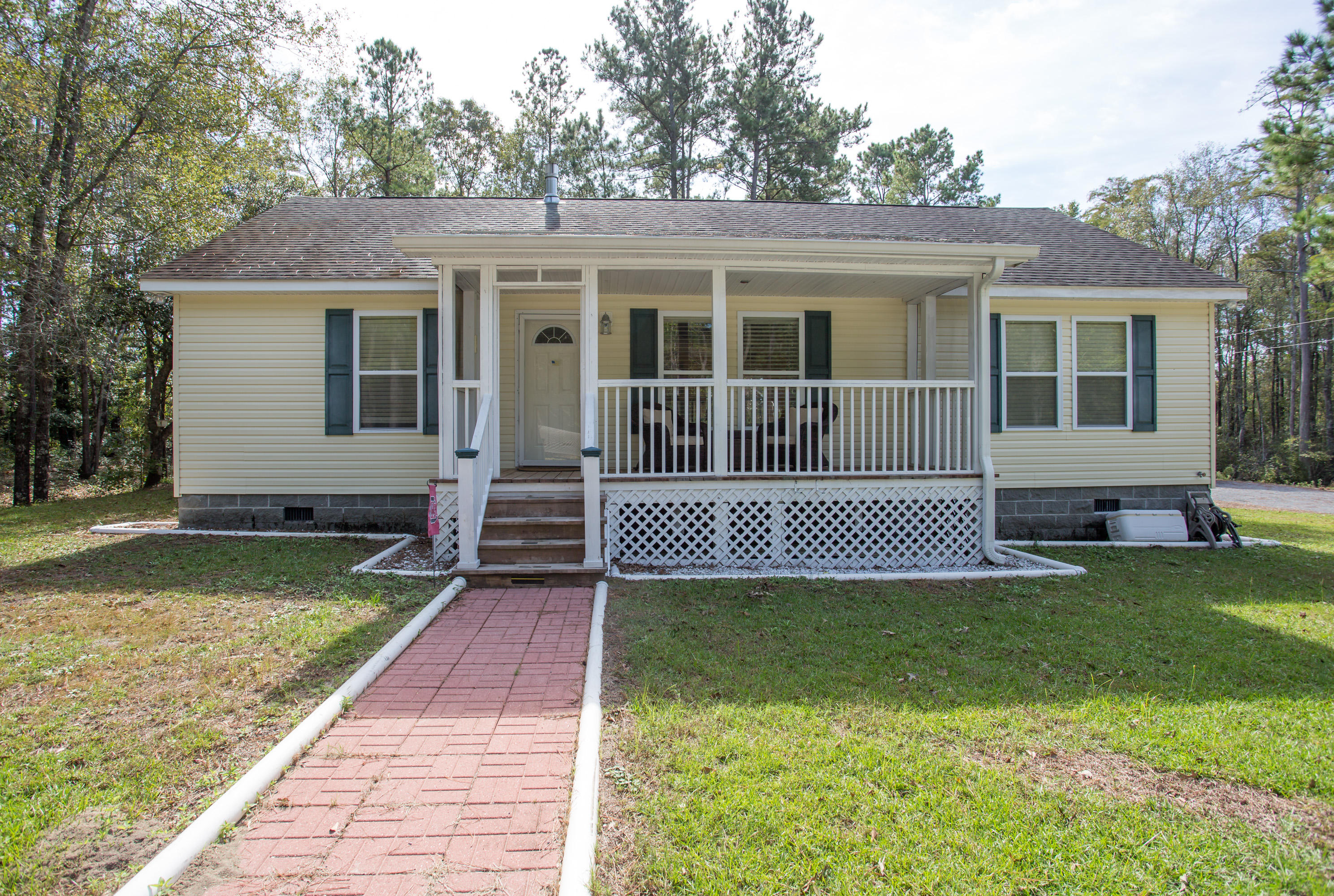 1221 Tuxbury Road Bonneau, SC 29431 - Photo 1 of 25 1122 Tuxbury Rd-1