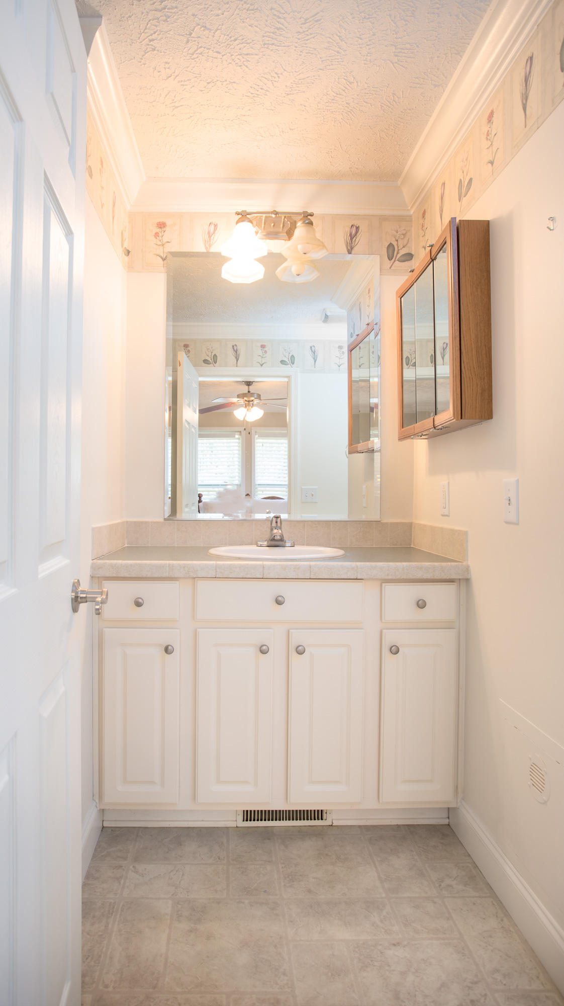 1221 Tuxbury Road Bonneau, SC 29431 - Photo 13 of 25 1122 Tuxbury Rd-13