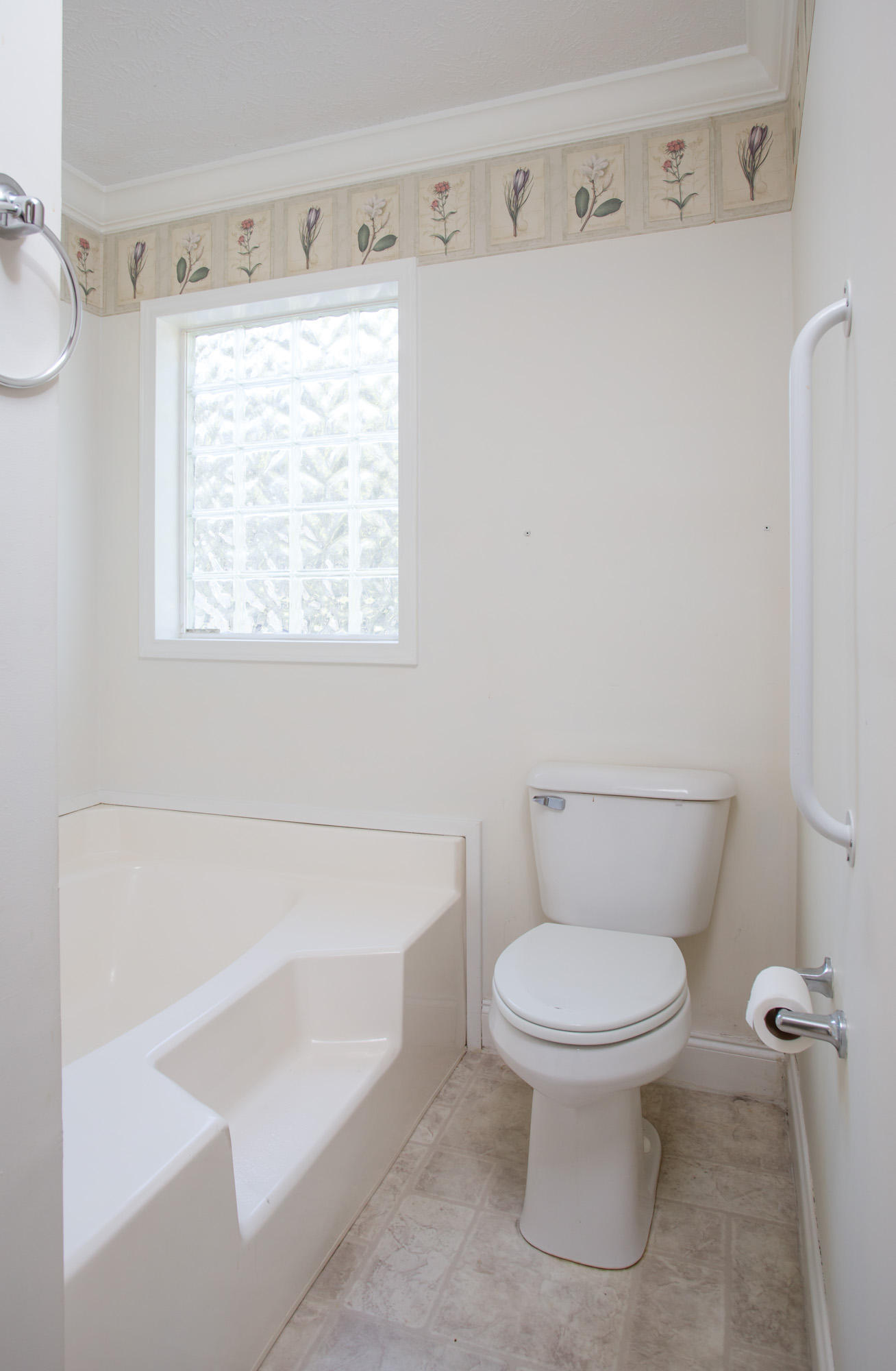 1221 Tuxbury Road Bonneau, SC 29431 - Photo 14 of 25 1122 Tuxbury Rd-14