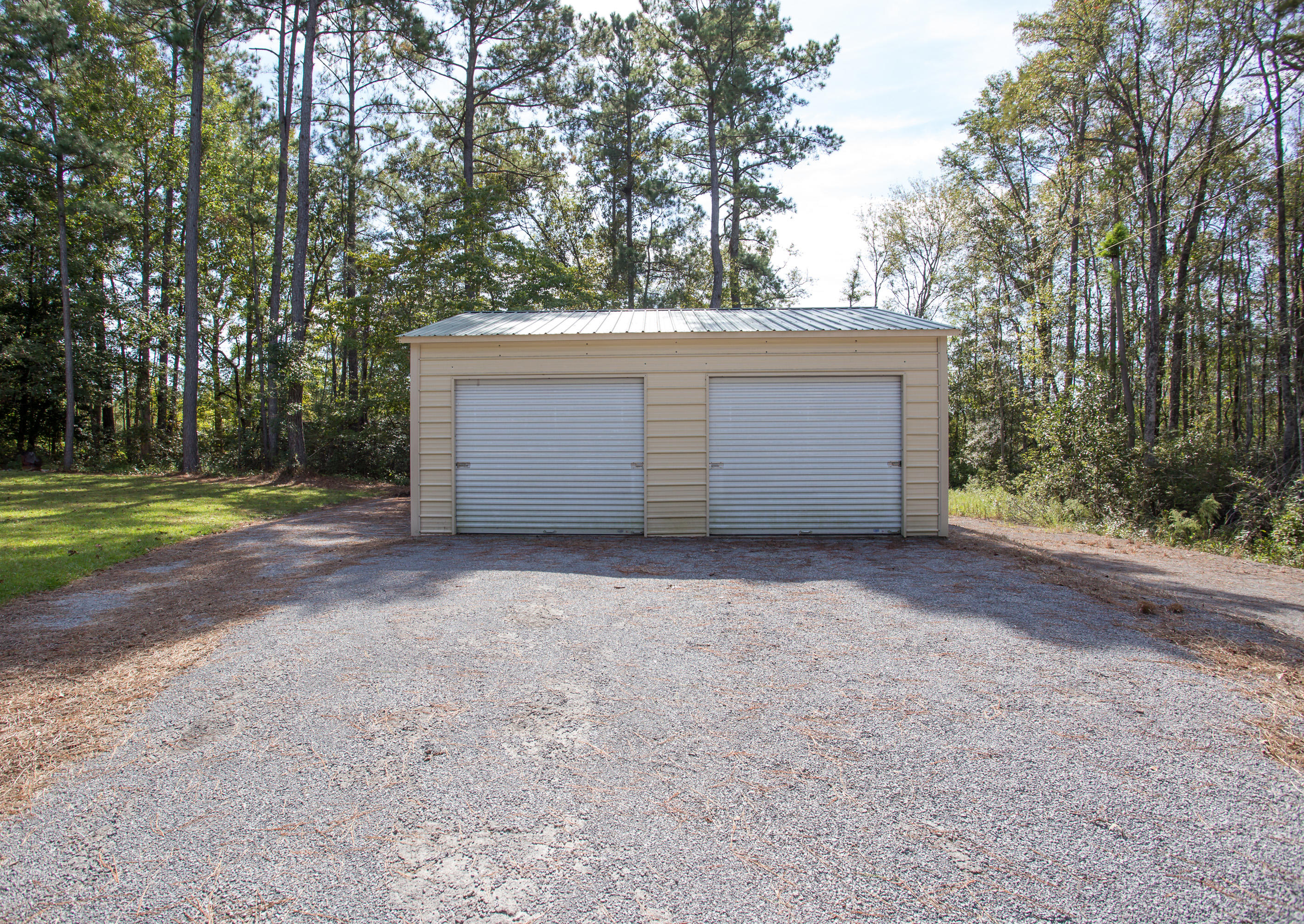 1221 Tuxbury Road Bonneau, SC 29431 - Photo 20 of 25 1122 Tuxbury Rd-20