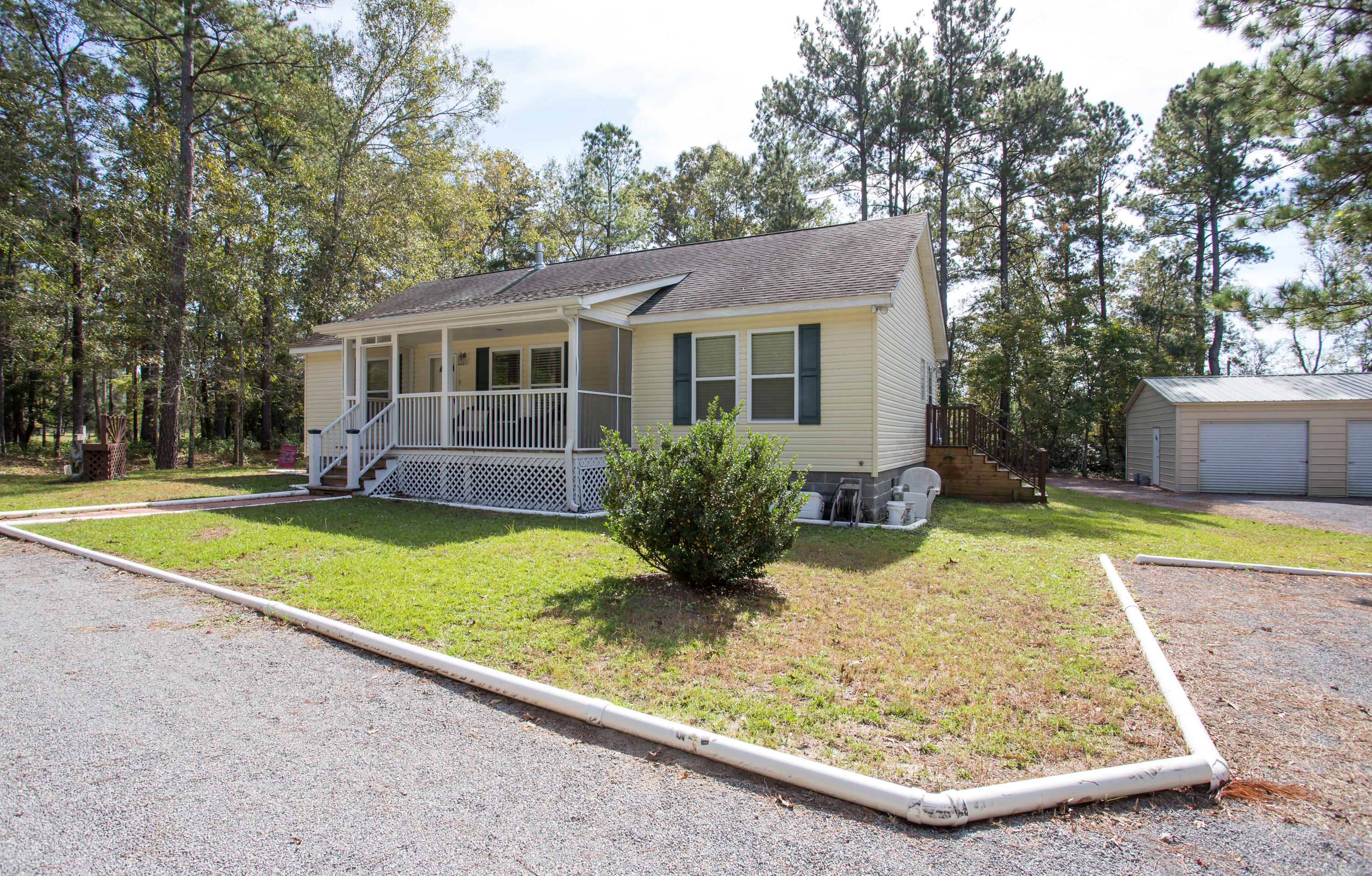 1221 Tuxbury Road Bonneau, SC 29431 - Photo 3 of 25 1122 Tuxbury Rd-2