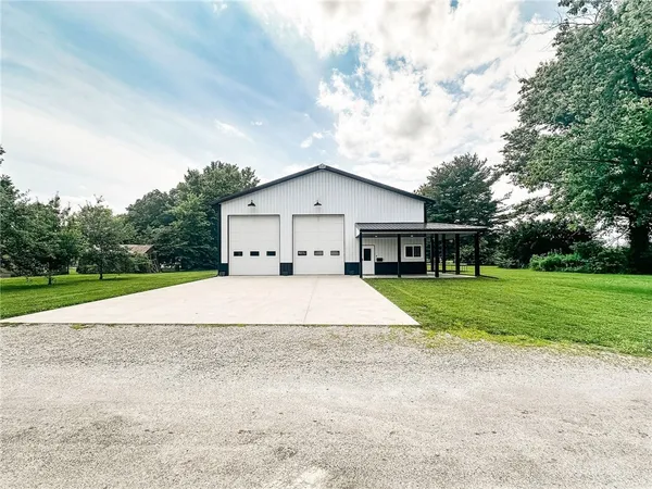$199,500 | 105 Northeast 9th Street, Casey, IL 62420