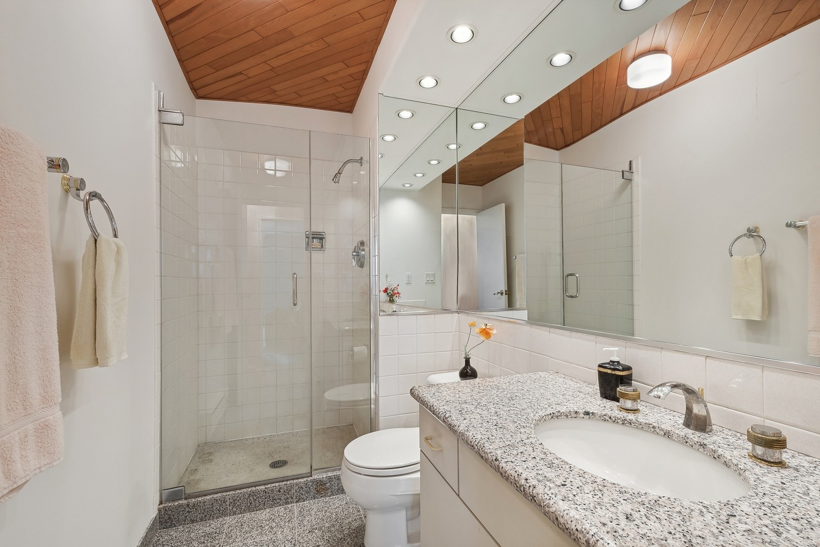 6033 North Sheridan Road, Unit 29B Chicago, IL 60660 - Photo 28 of 58