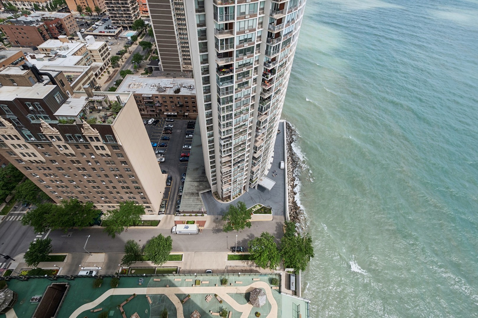6033 North Sheridan Road, Unit 29B Chicago, IL 60660 - Photo 33 of 58