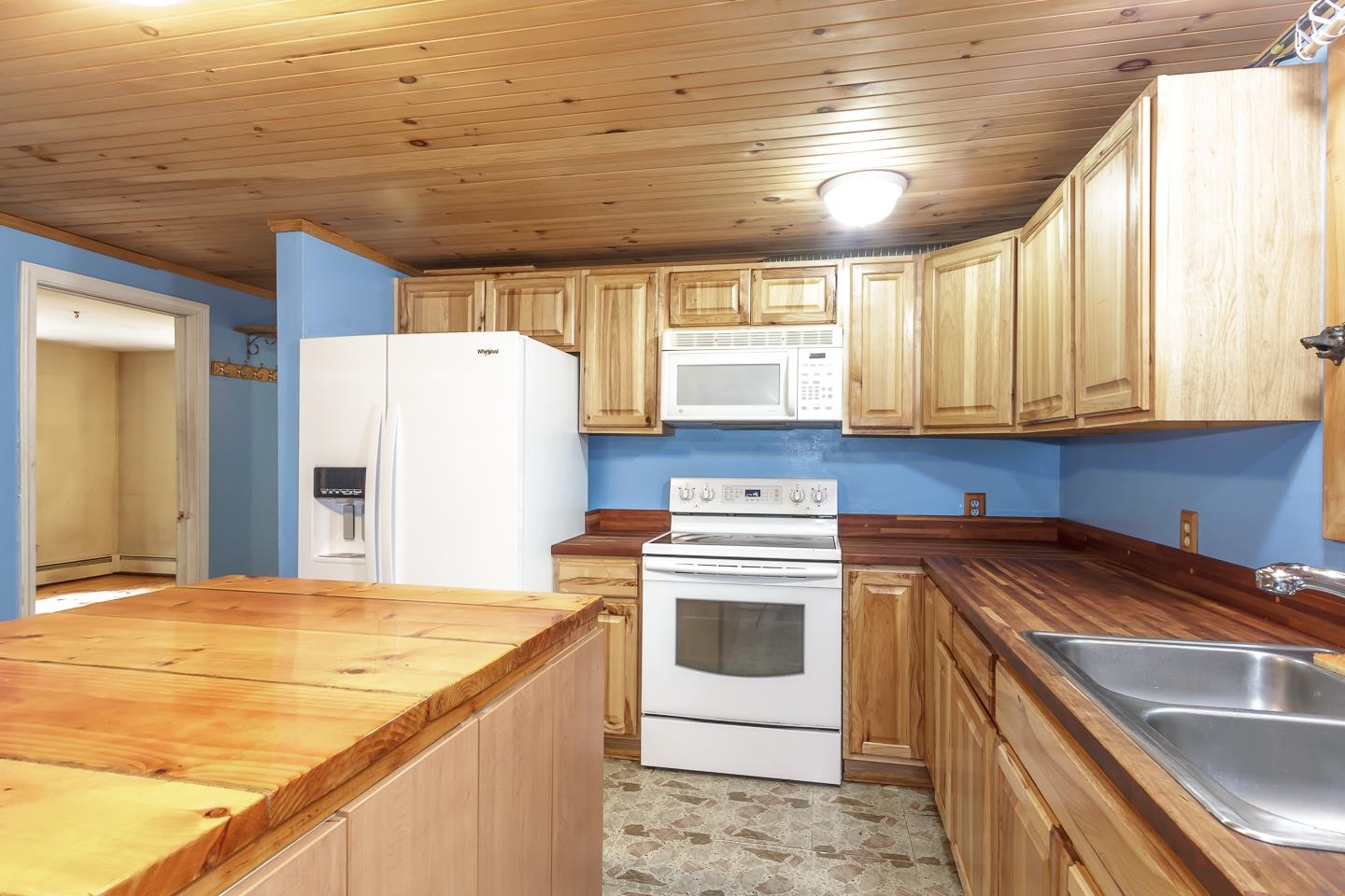 14 Emerald Drive Derry, NH 03038 - Photo 15 of 40