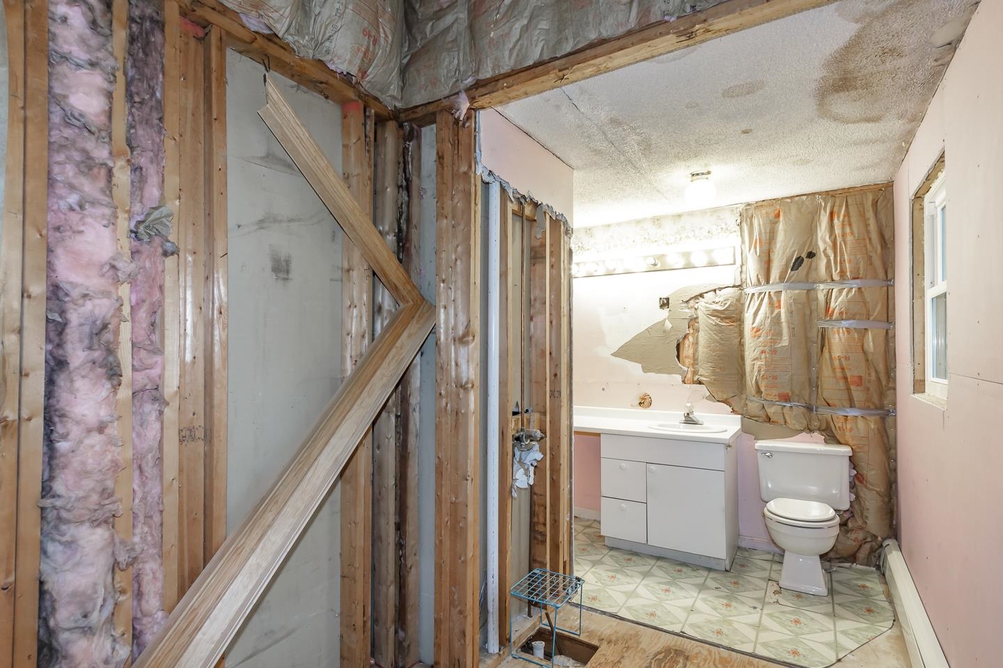 14 Emerald Drive Derry, NH 03038 - Photo 22 of 40