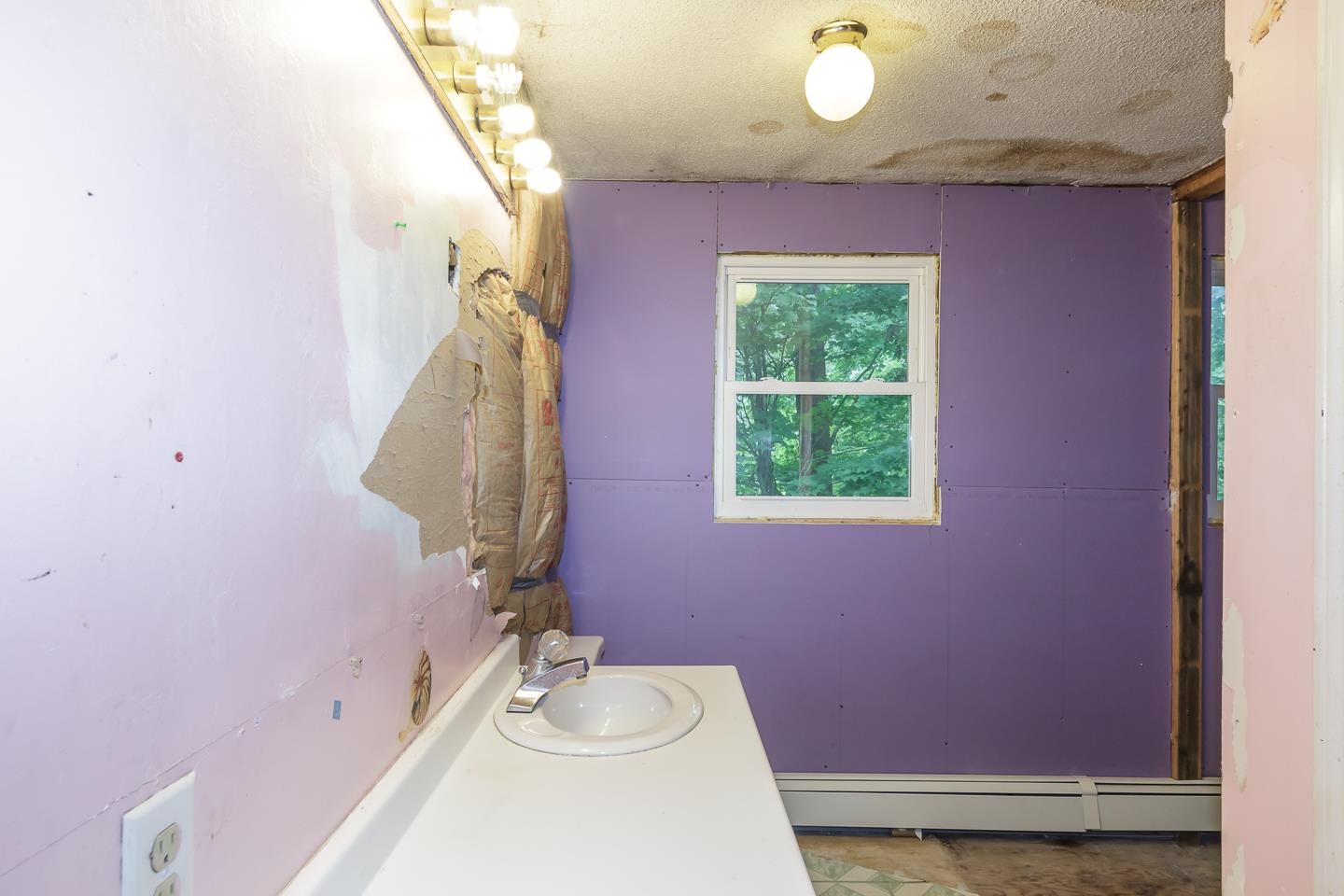 14 Emerald Drive Derry, NH 03038 - Photo 25 of 40