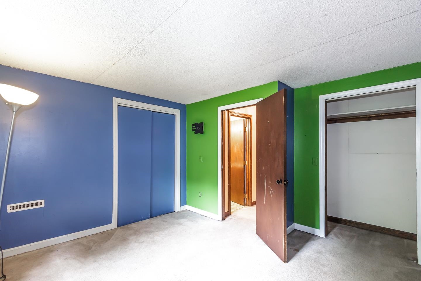 14 Emerald Drive Derry, NH 03038 - Photo 27 of 40