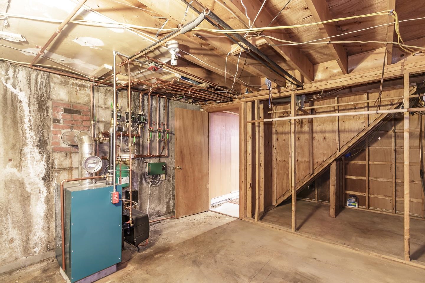 14 Emerald Drive Derry, NH 03038 - Photo 29 of 40