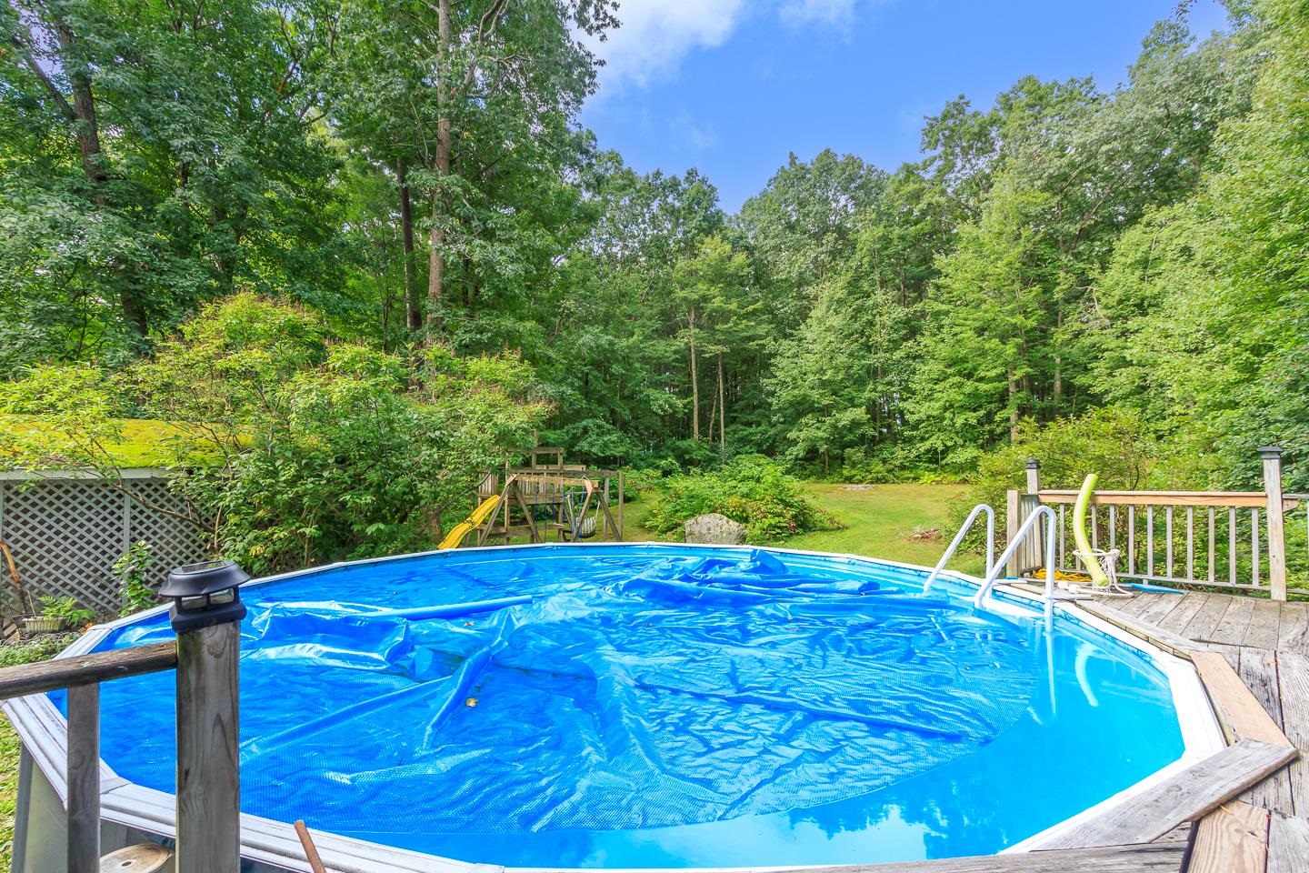 14 Emerald Drive Derry, NH 03038 - Photo 38 of 40