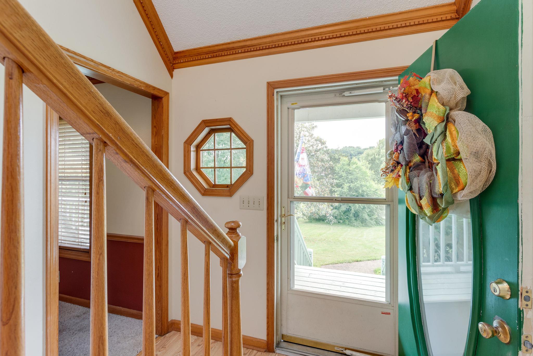 1819 Seavy Hight Road Columbia, TN 38401 - Photo 5 of 30 Impressive entrance with port-hole window, & Skylight.