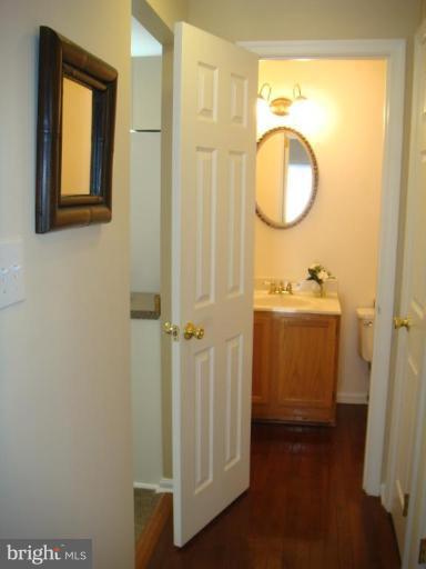 11940 Redtree Way Reston, VA 20194 - Photo 8 of 21 Hallway