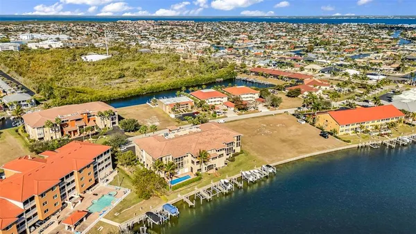 $439,900 | 3308 Purple Martin Drive, Unit 122, Punta Gorda, FL 33950