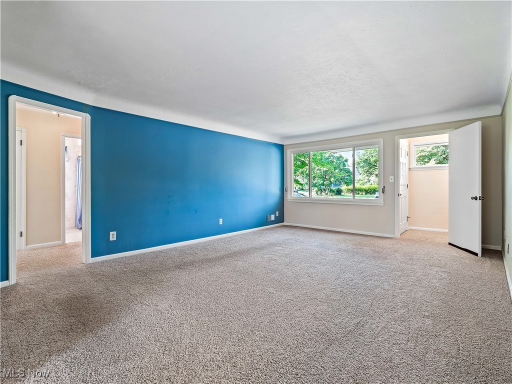 16402 Webster Road Cleveland, OH 44130 - Photo 8 of 46 Gallery Image 8