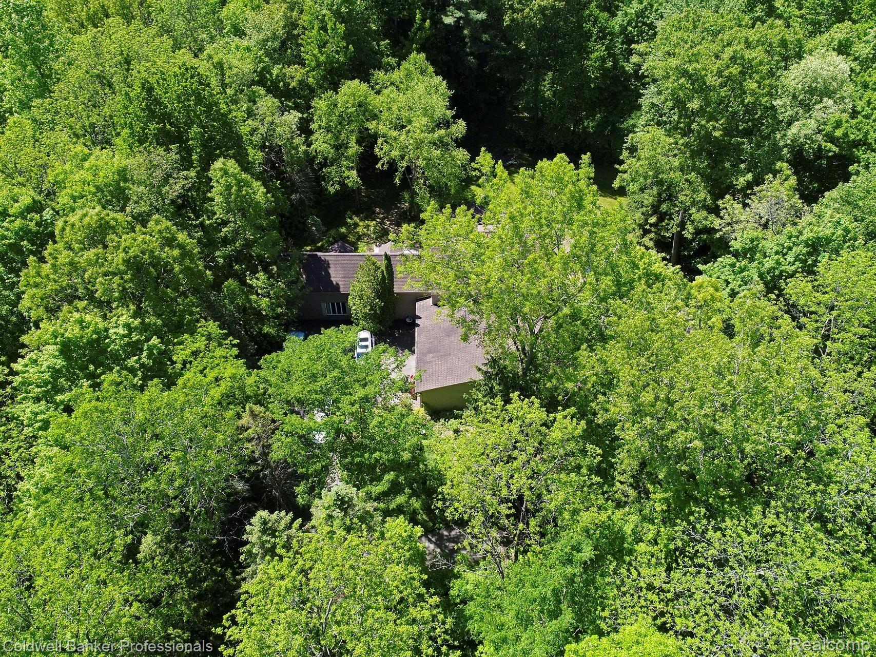 950 East Romeo Road Oakland, MI 48363 - Photo 31 of 36 028-photo-top-view-7145609.jpg