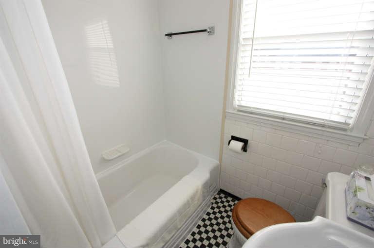 1622 Thetford Road Towson, MD 21286 - Photo 16 of 30 Bath