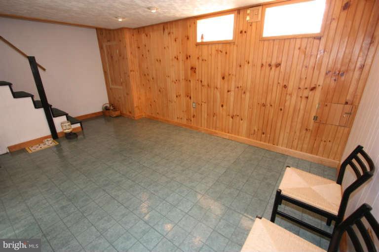 1622 Thetford Road Towson, MD 21286 - Photo 22 of 30 Family Room