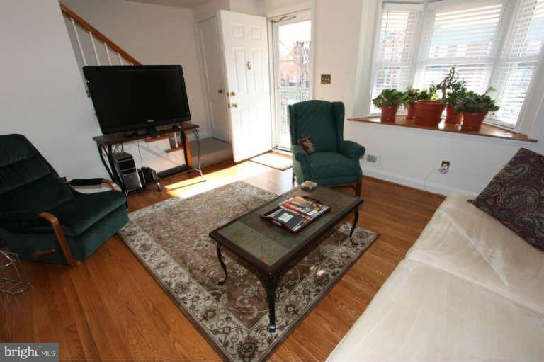 1622 Thetford Road Towson, MD 21286 - Photo 4 of 30 Living Room