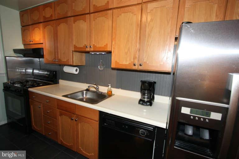 1622 Thetford Road Towson, MD 21286 - Photo 8 of 30 Kitchen