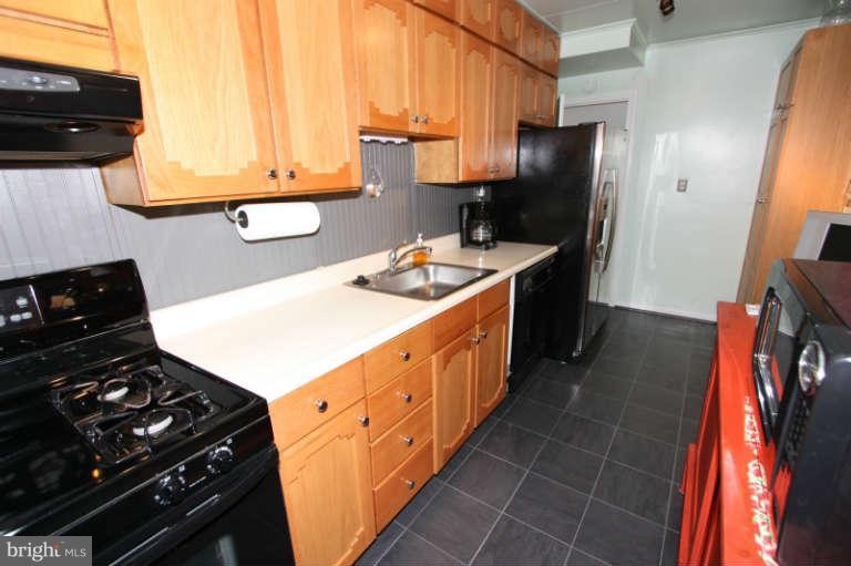 1622 Thetford Road Towson, MD 21286 - Photo 9 of 30 Kitchen