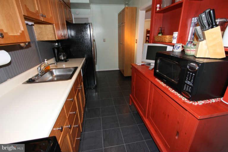 1622 Thetford Road Towson, MD 21286 - Photo 10 of 30 Kitchen