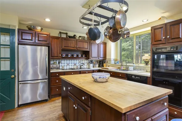 $4,000 | 28 Newport Street, Jamestown, RI 02835