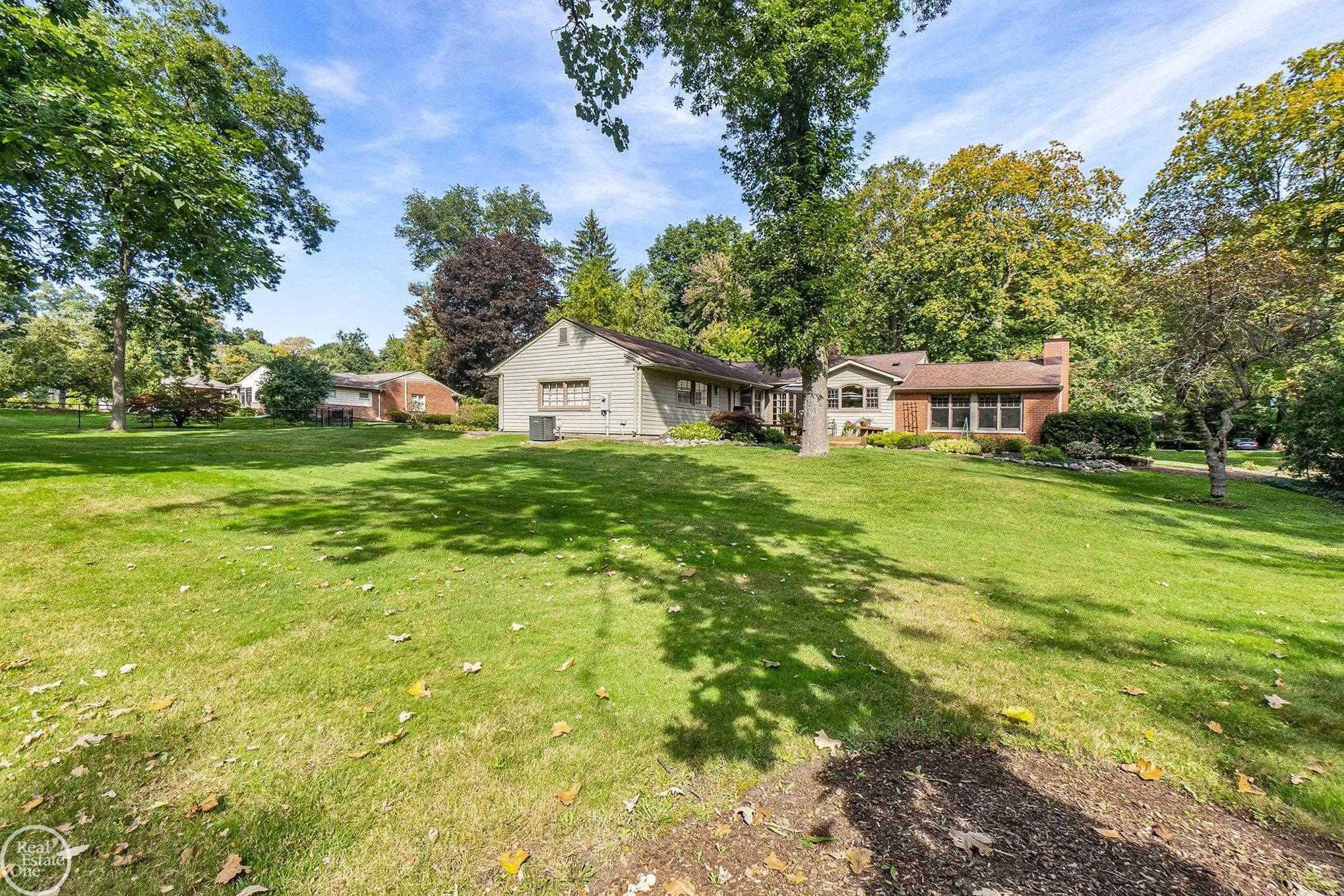 3781 Lincoln Road Bloomfield Hills, MI 48301 - Photo 34 of 37