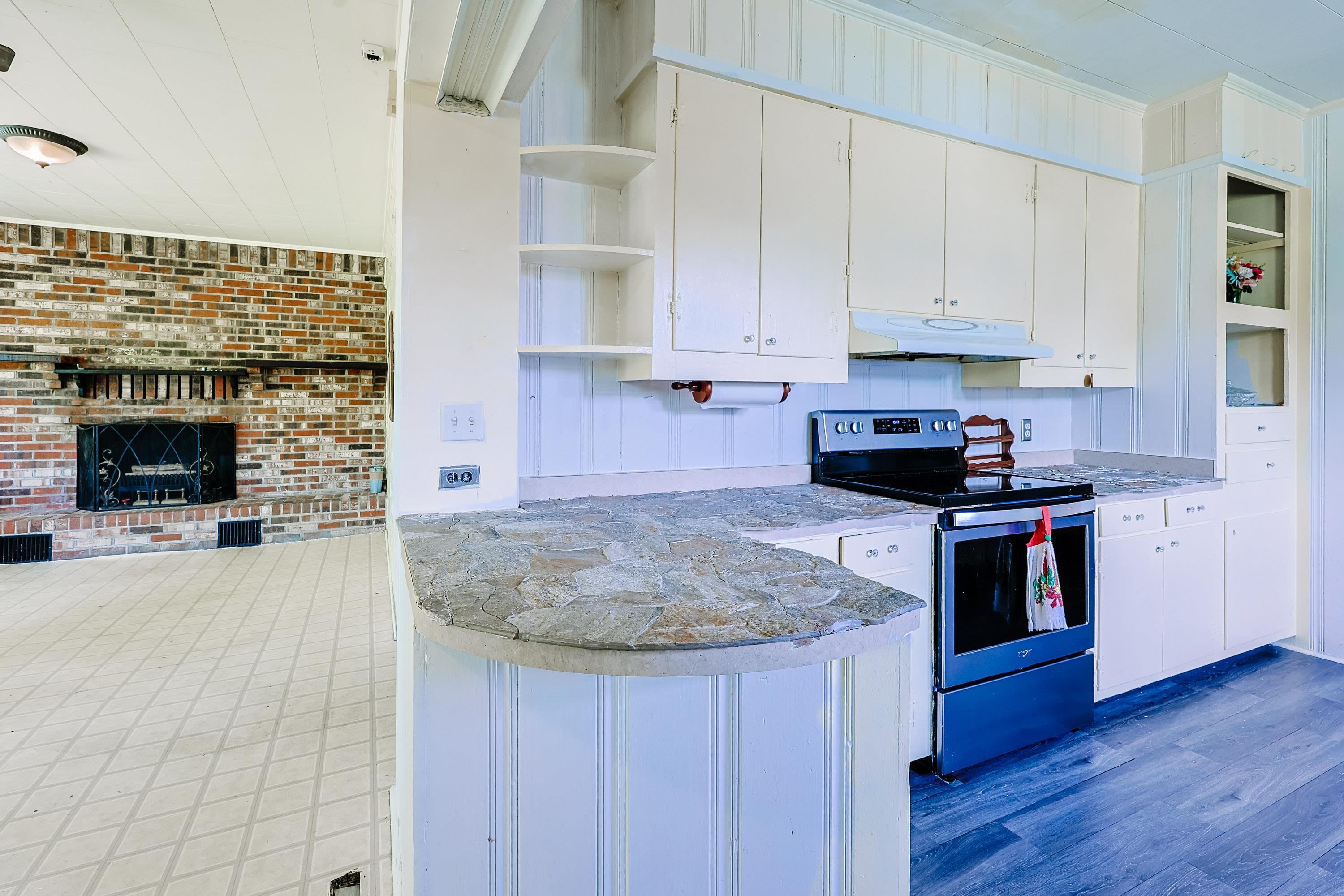 305 North Main Street Hemingway, SC 29554 - Photo 10 of 37